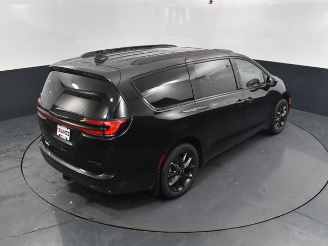 New 2026 Chrysler Pacifica Limited w/ S Appearance Package AWD/4WD image 42