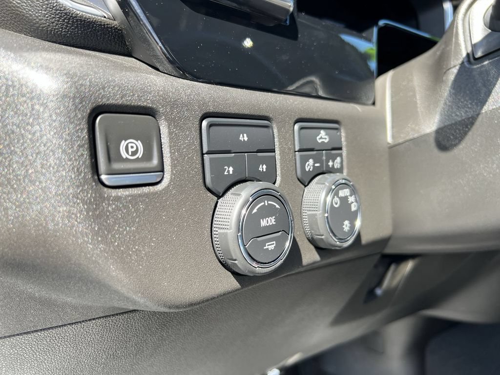 Used 2024 Chevrolet Silverado 2500 LT AWD/4WD image 21