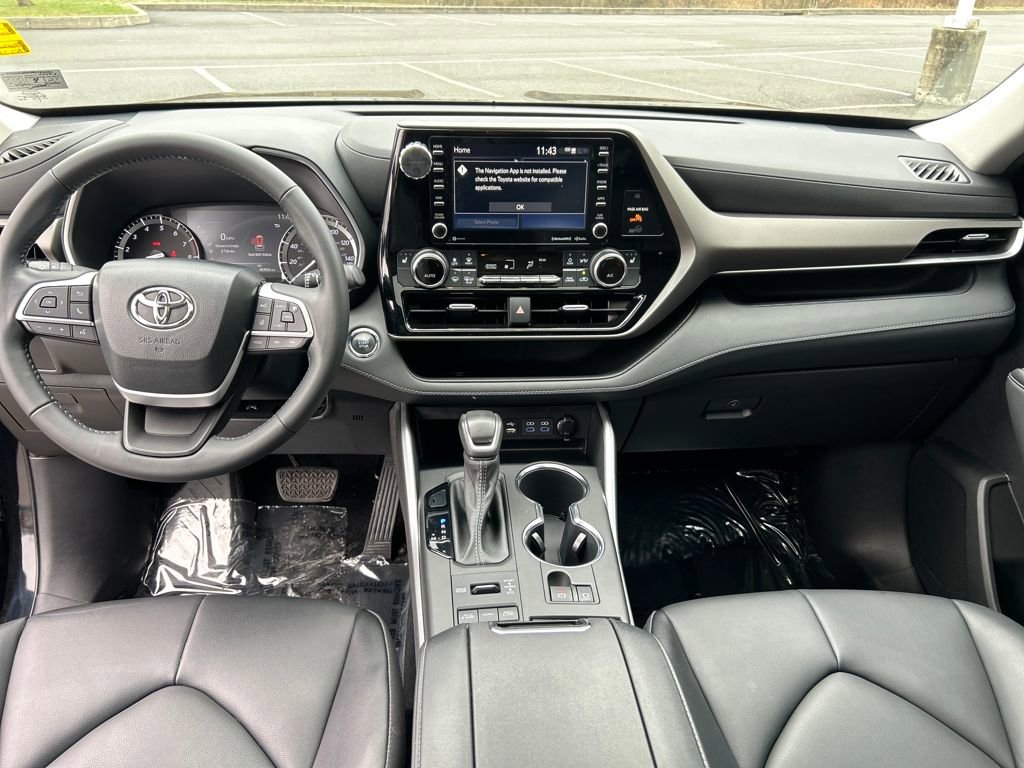Used 2022 Toyota Highlander XLE image 20