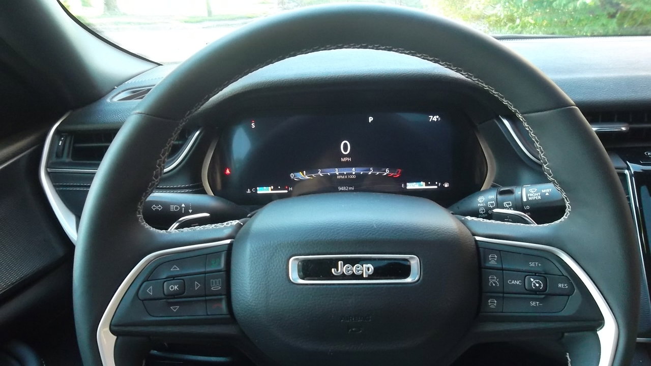 Used 2024 Jeep Grand Cherokee Altitude image 12