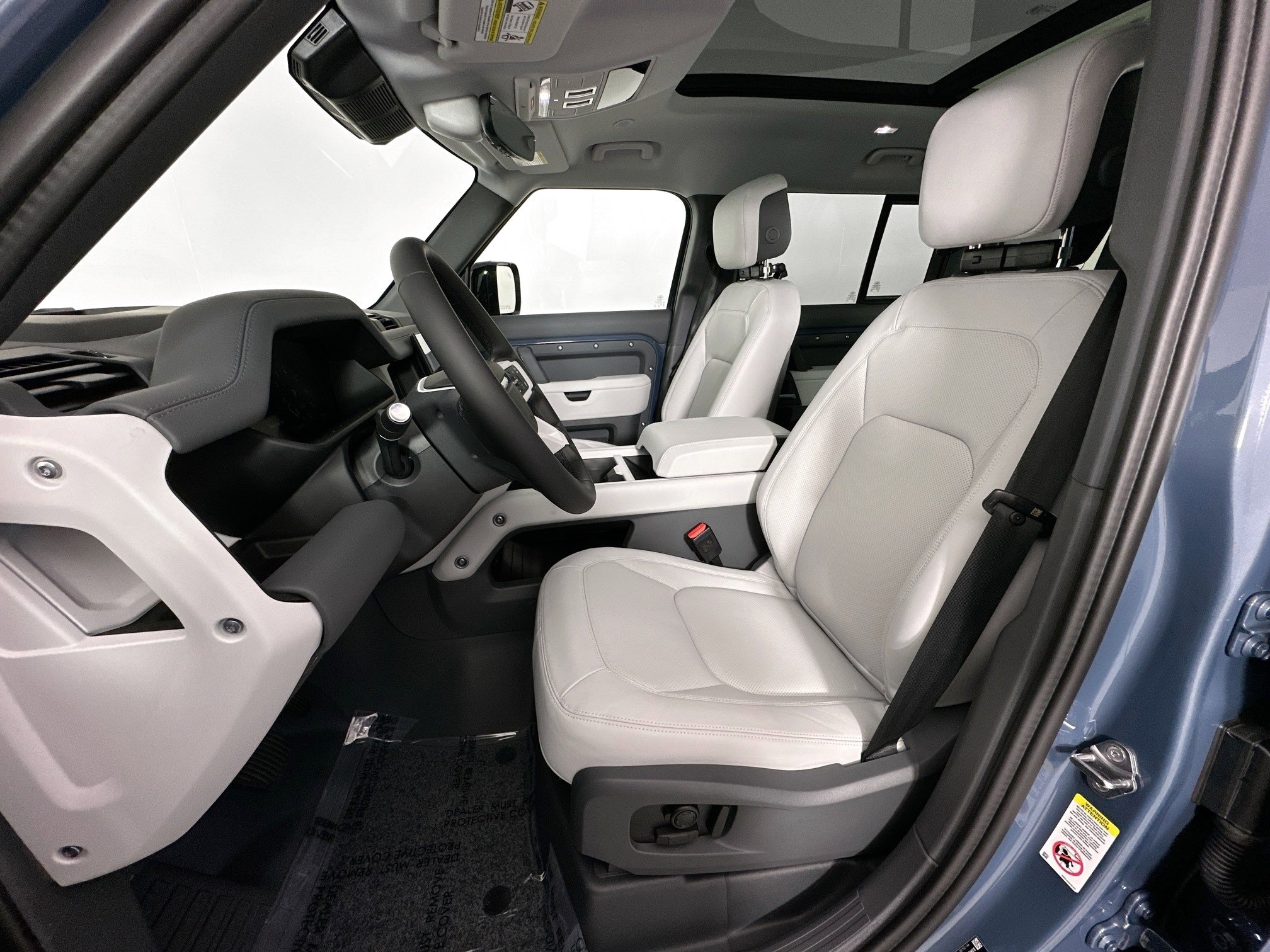 Used 2025 Land Rover Defender 110 S image 19