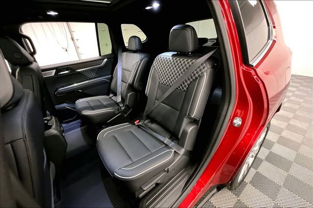 Used 2025 GMC Acadia Denali w/ Super Cruise Package image 25