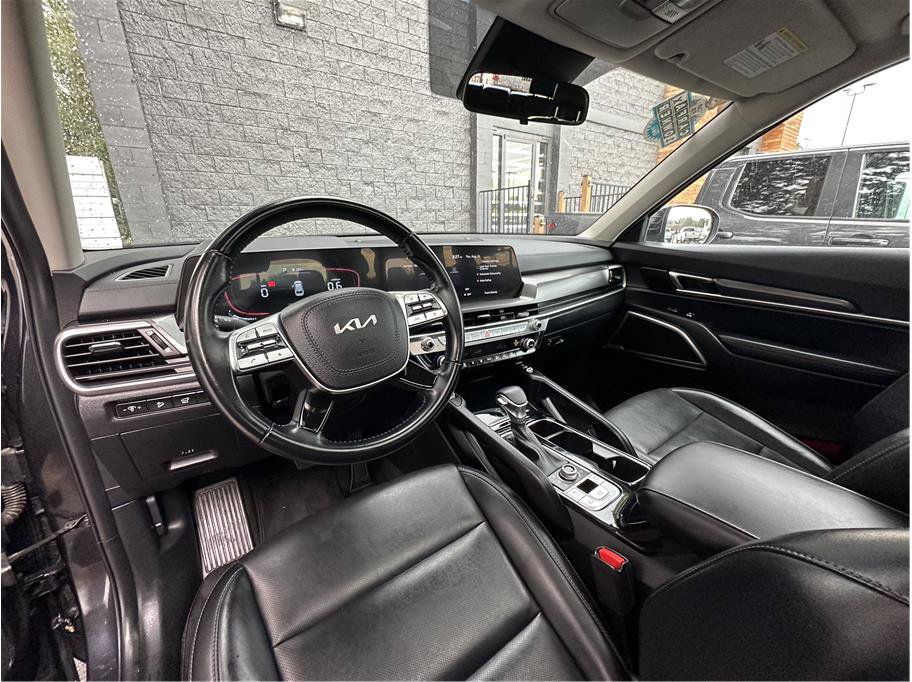 Used 2025 Kia Telluride S AWD/4WD image 14