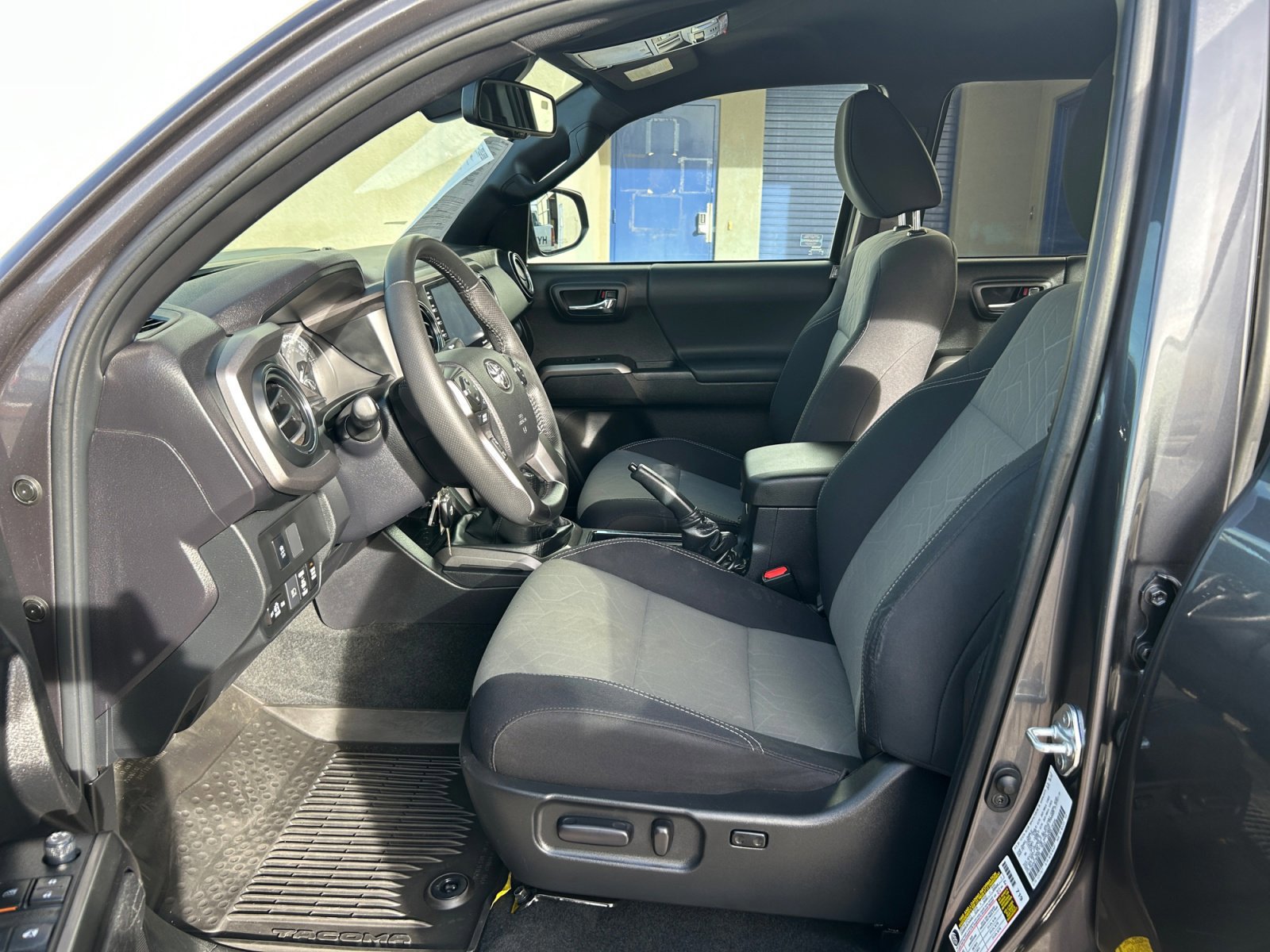 Used 2022 Toyota Tacoma TRD Off-Road w/ Technology Package image 13