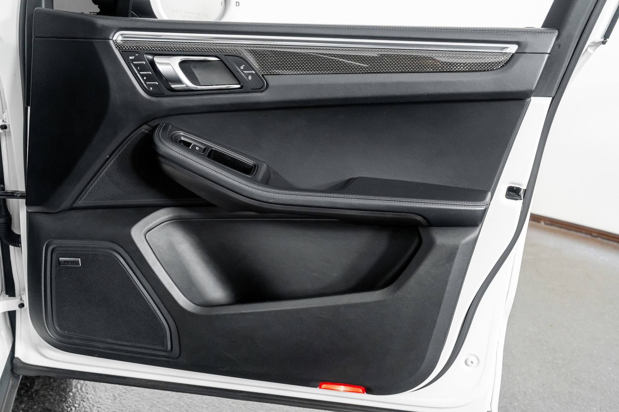 Used 2017 Porsche Macan S image 51