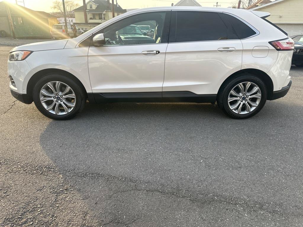 Used 2019 Ford Edge Titanium w/ Equipment Group 301A AWD/4WD image 4