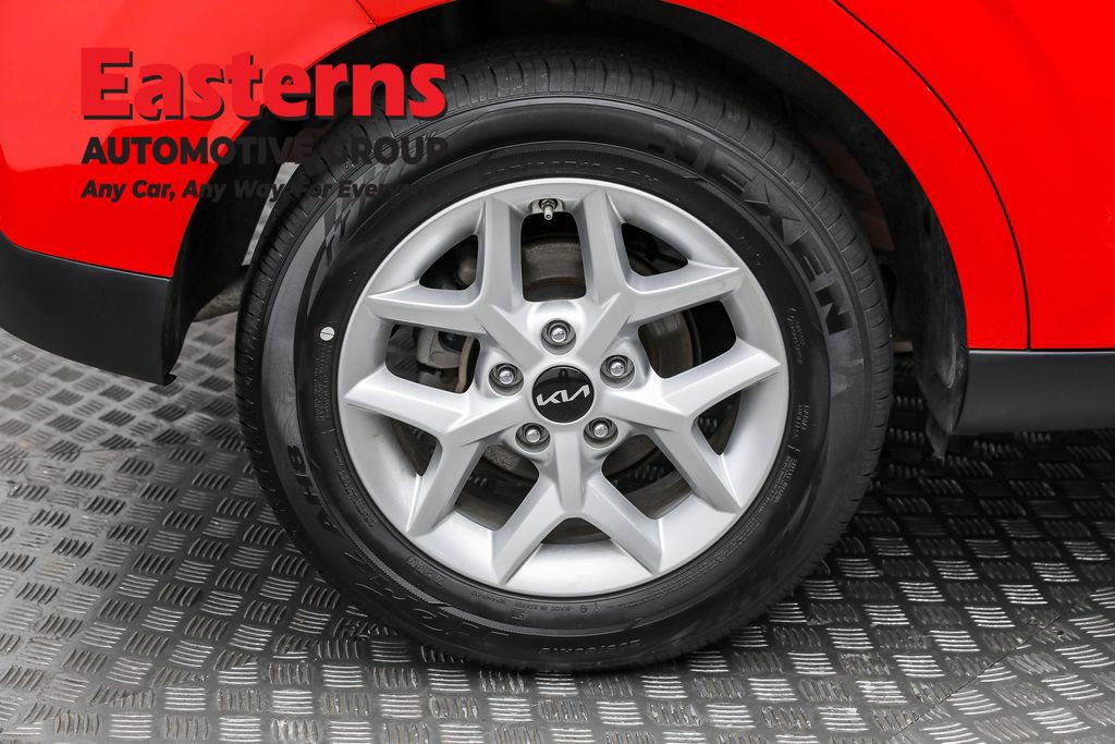 Used 2025 Kia Soul LX w/ LX Technology Package image 28