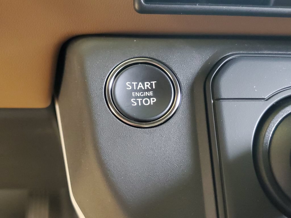 New 2026 Land Rover Defender 130 X-Dynamic SE AWD/4WD image 18