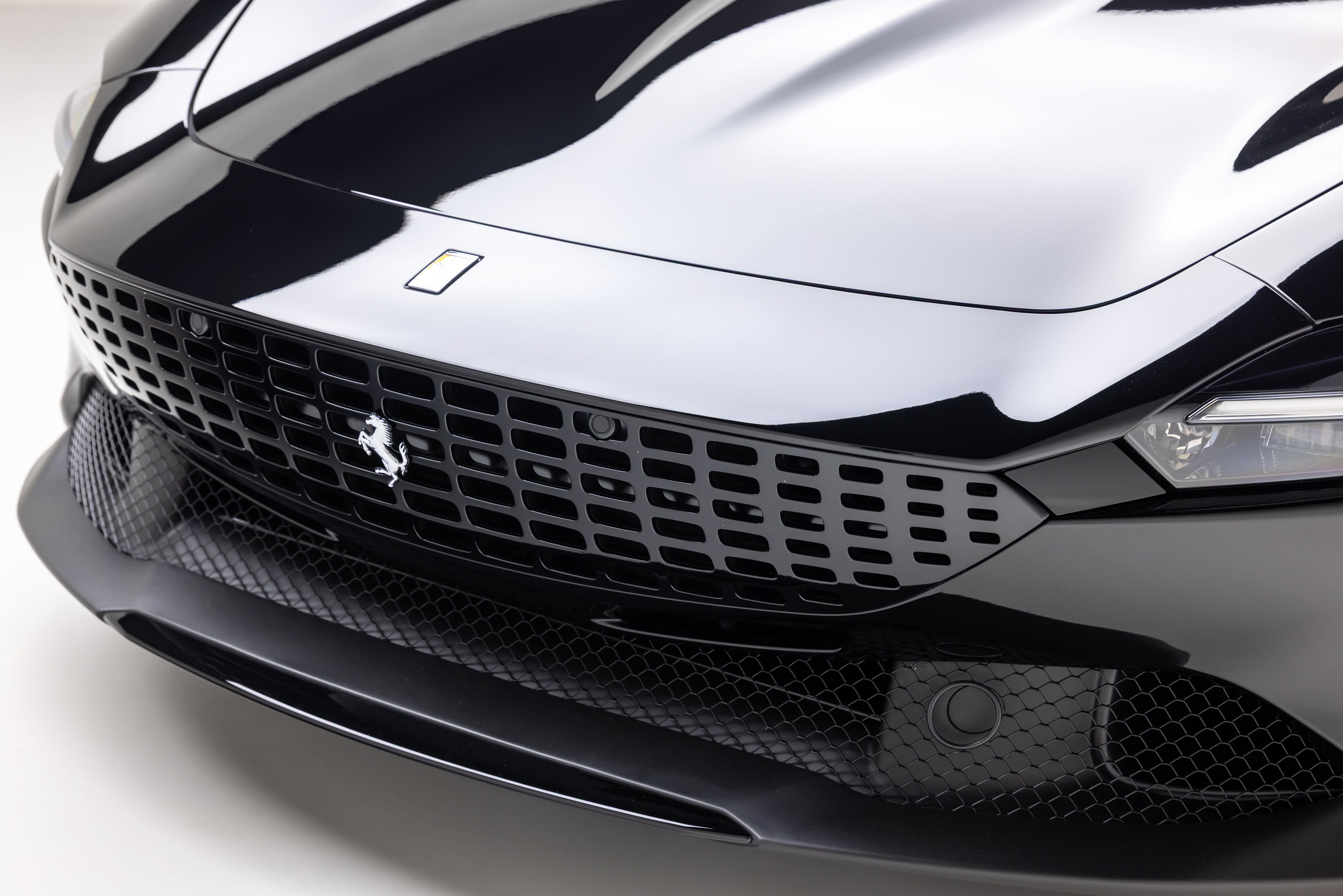 Used 2026 Ferrari Roma Spider RWD image 16