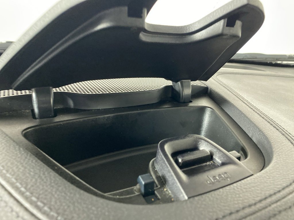 Used 2021 Jeep Cherokee Limited w/ Elite Package image 30