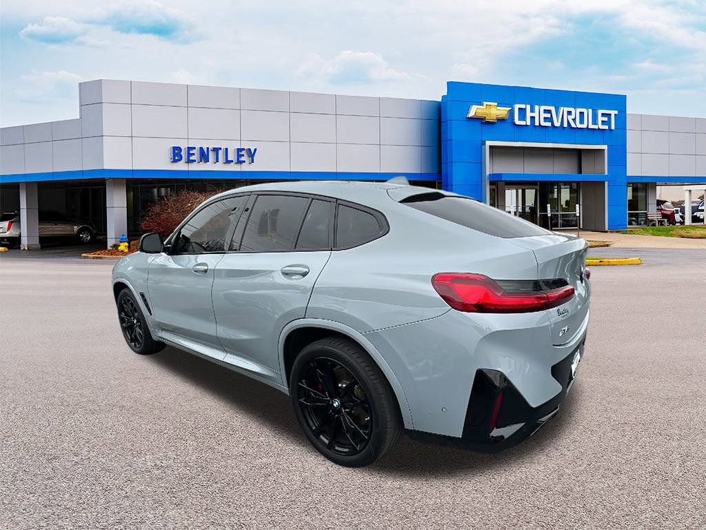 Used 2024 BMW X4 M40i w/ Premium Package image 3