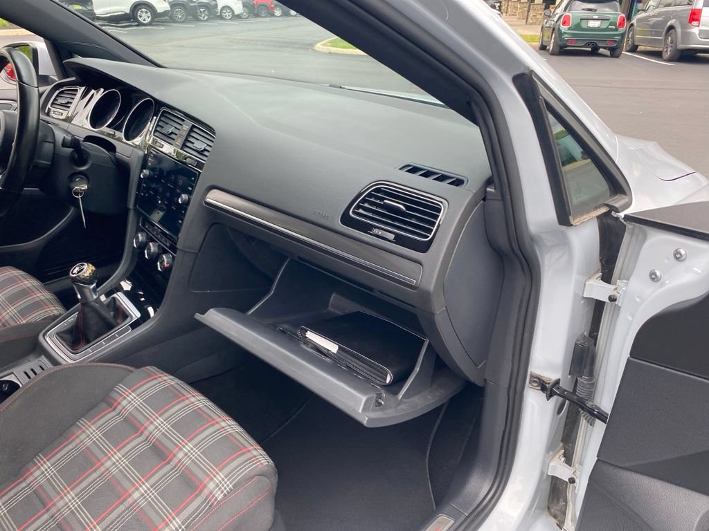 Used 2018 Volkswagen GTI S FWD image 39