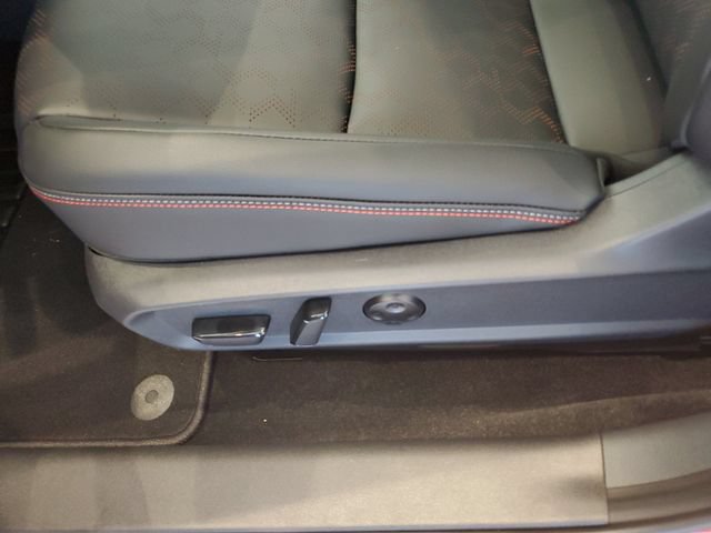 New 2026 Nissan Sentra SR w/ SR Premium Package FWD image 22
