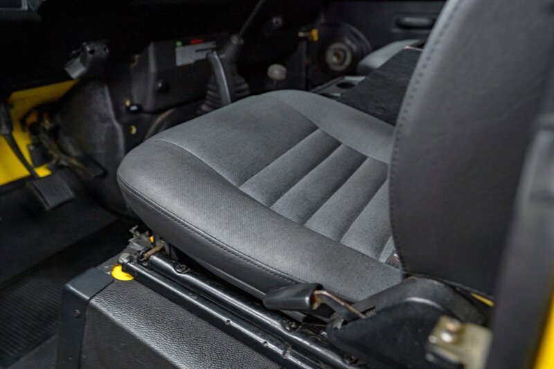 Used 1995 Land Rover Defender 90 image 36