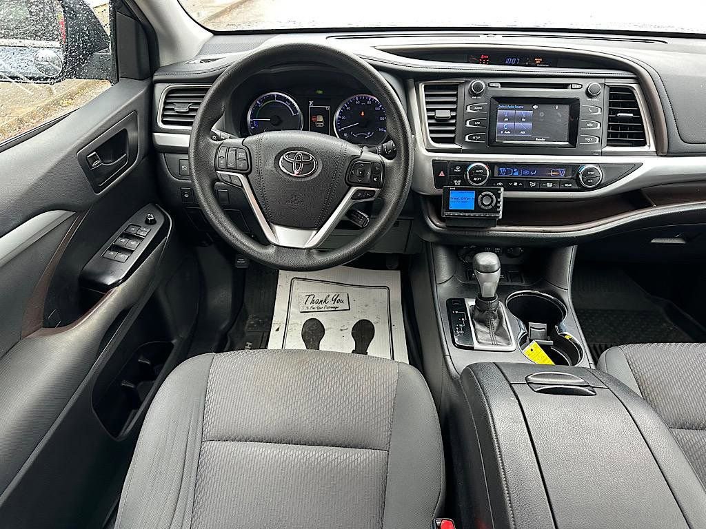 Certified 2018 Toyota Highlander LE image 19