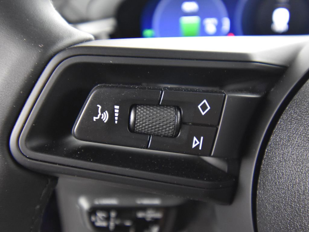 Used 2024 Porsche Macan 4 Electric image 31