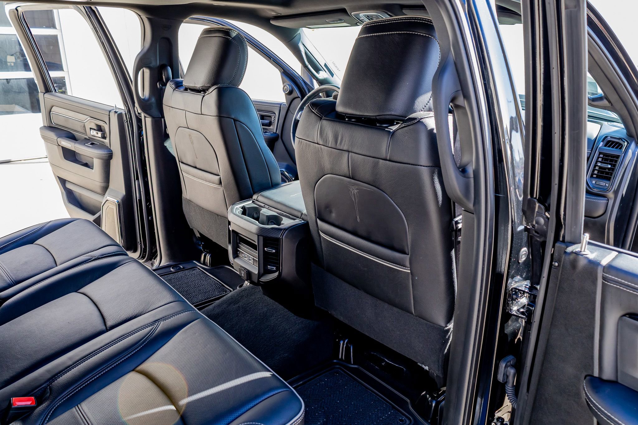 Used 2024 RAM 2500 Limited image 33