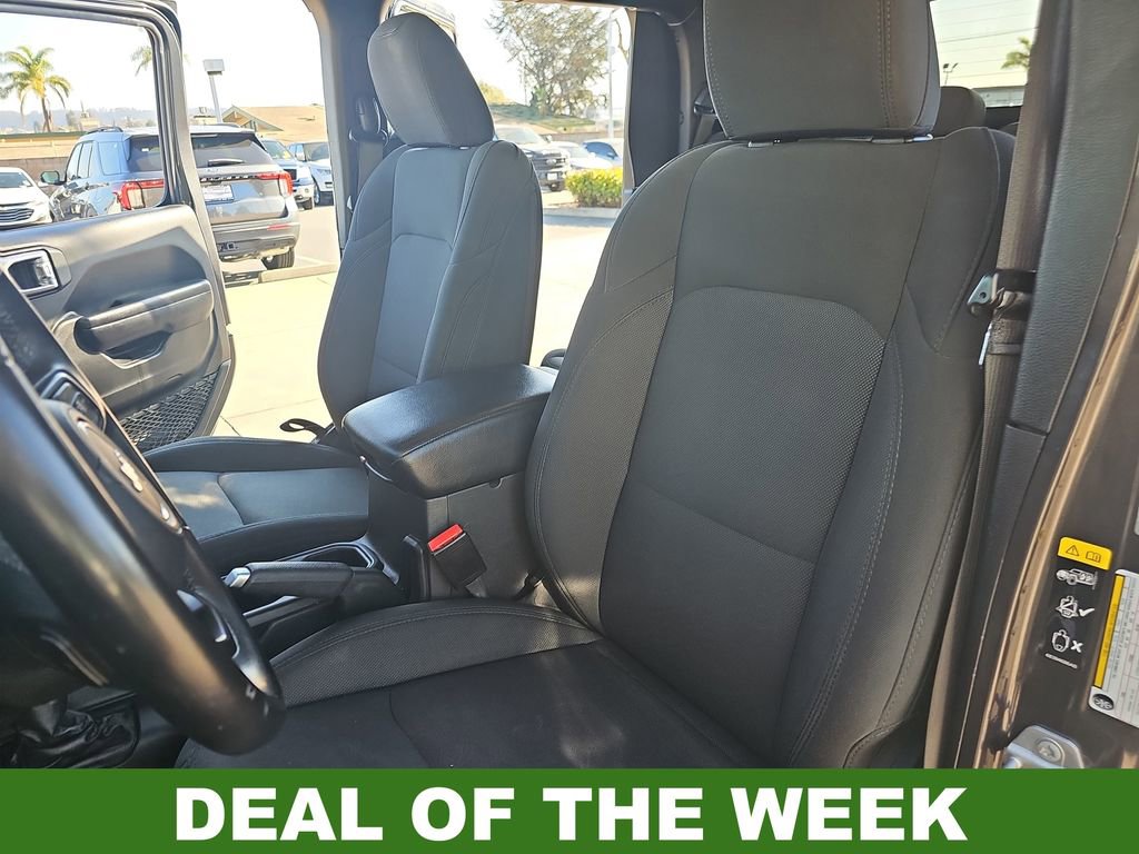 Used 2021 Jeep Gladiator Willys image 14