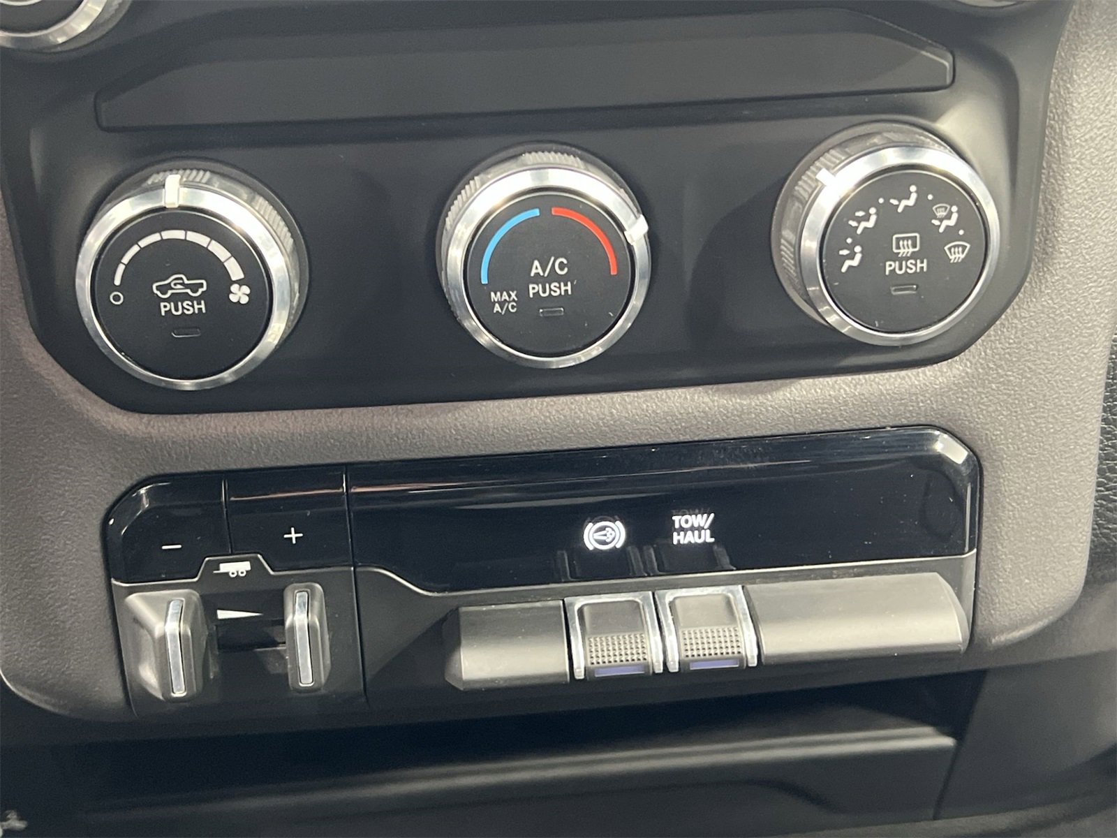 Used 2024 RAM 3500 Big Horn image 18