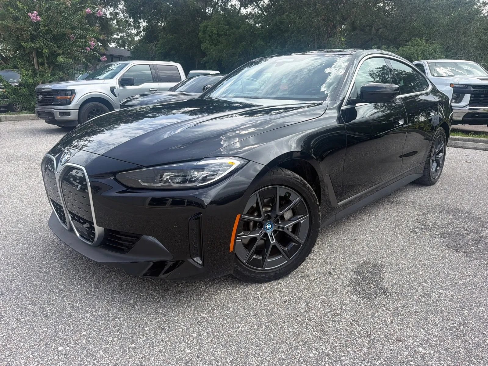 Used 2023 BMW i4 eDrive35 RWD image 2