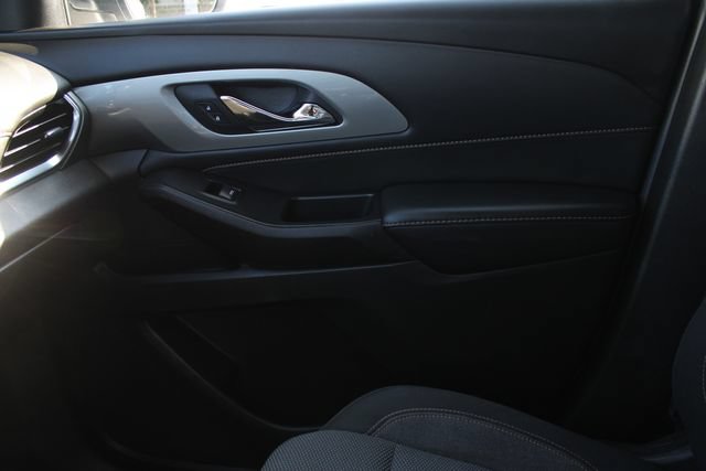 Used 2021 Chevrolet Traverse LT FWD image 21