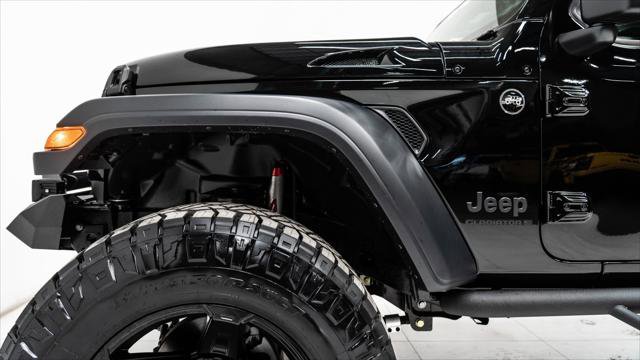 Used 2026 Jeep Gladiator Sport image 11