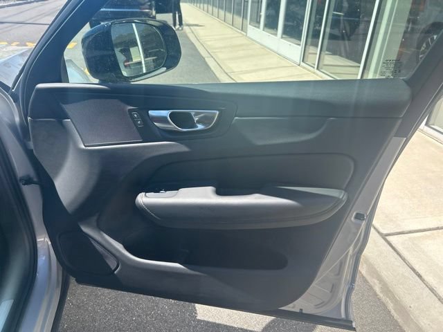 Certified 2025 Volvo XC60 B5 Plus AWD/4WD image 14