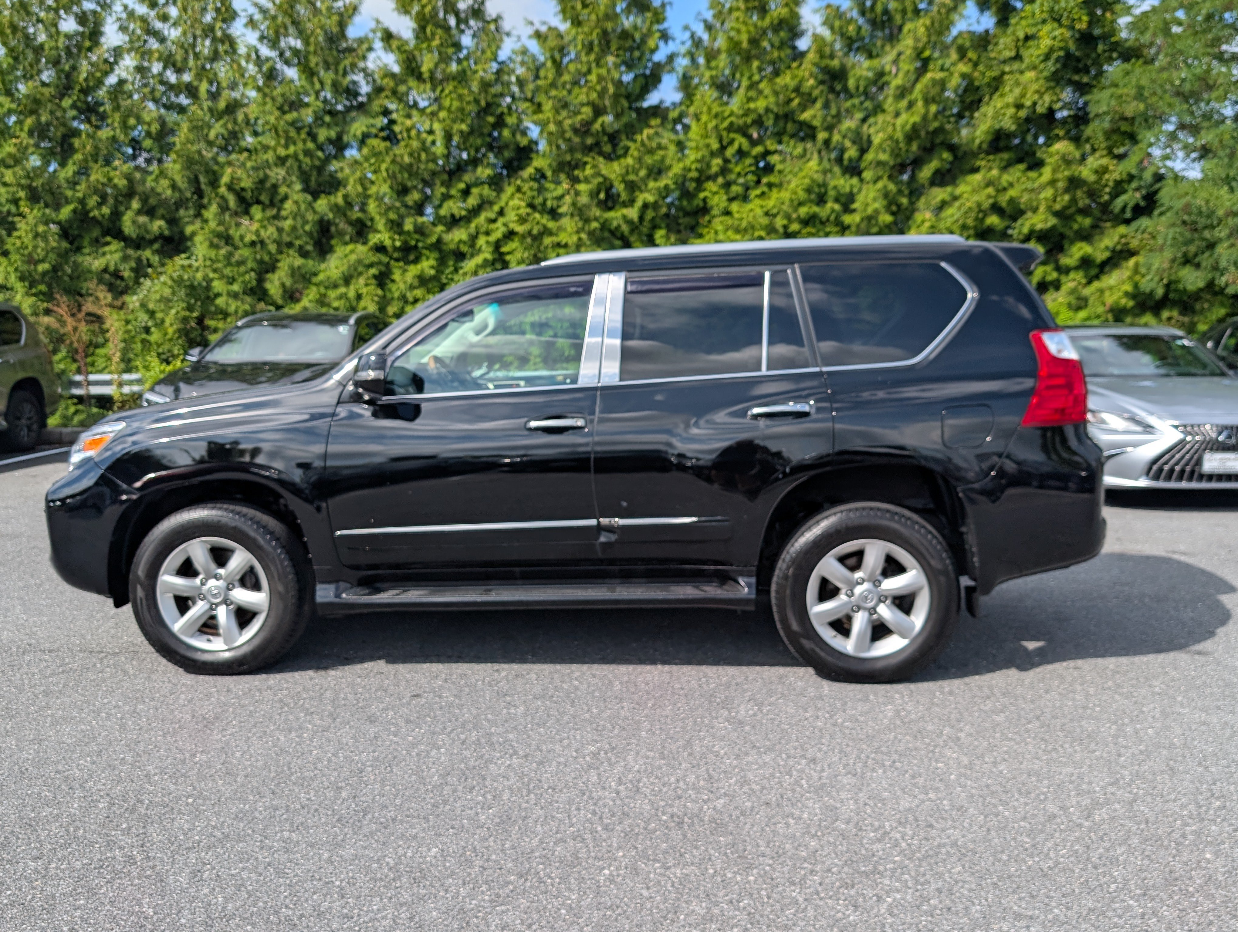 Used 2011 Lexus GX 460 Premium AWD/4WD image 6