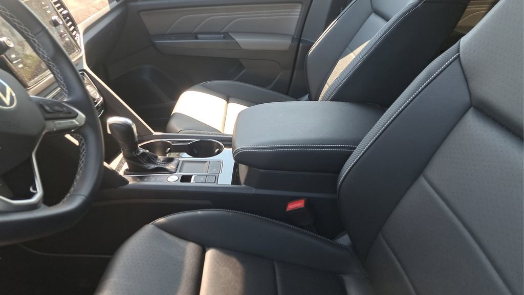 Used 2023 Volkswagen Atlas Cross Sport SE image 5