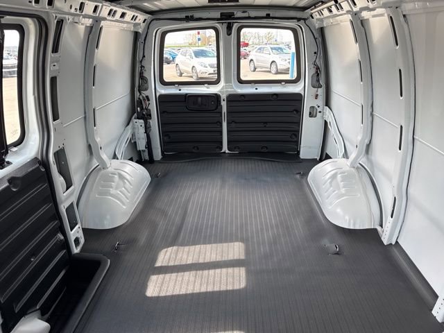 New 2026 Chevrolet Express 3500 w/ Driver Convenience Package RWD image 37