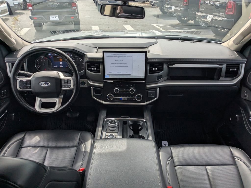 Used 2024 Ford Expedition XLT AWD/4WD image 16