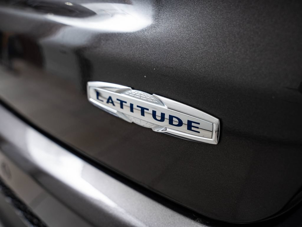 Used 2018 Jeep Compass Latitude w/ Popular Equipment Group AWD/4WD image 19