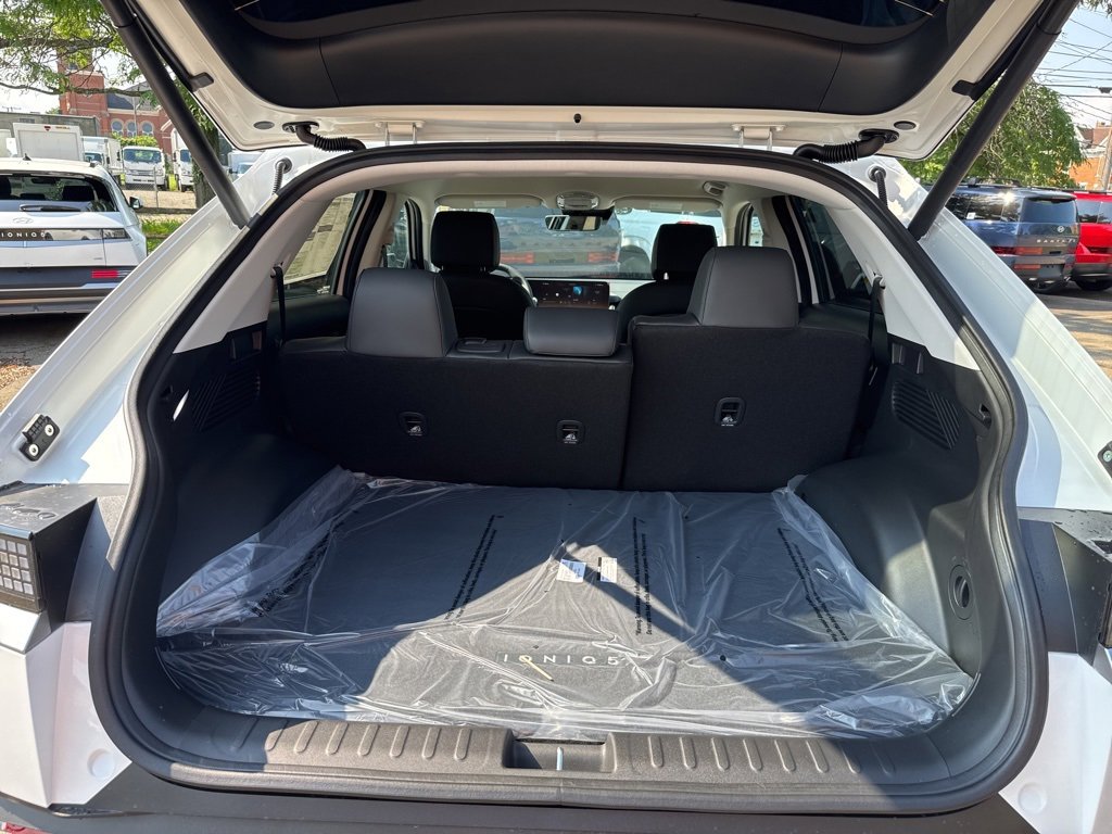 New 2025 Hyundai Ioniq 5 SEL image 16