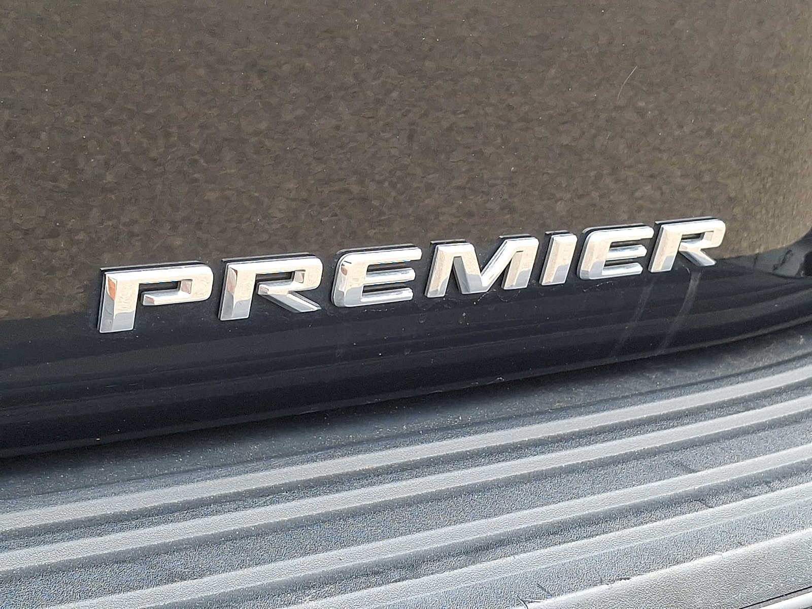 Used 2024 Chevrolet Tahoe Premier AWD/4WD image 30