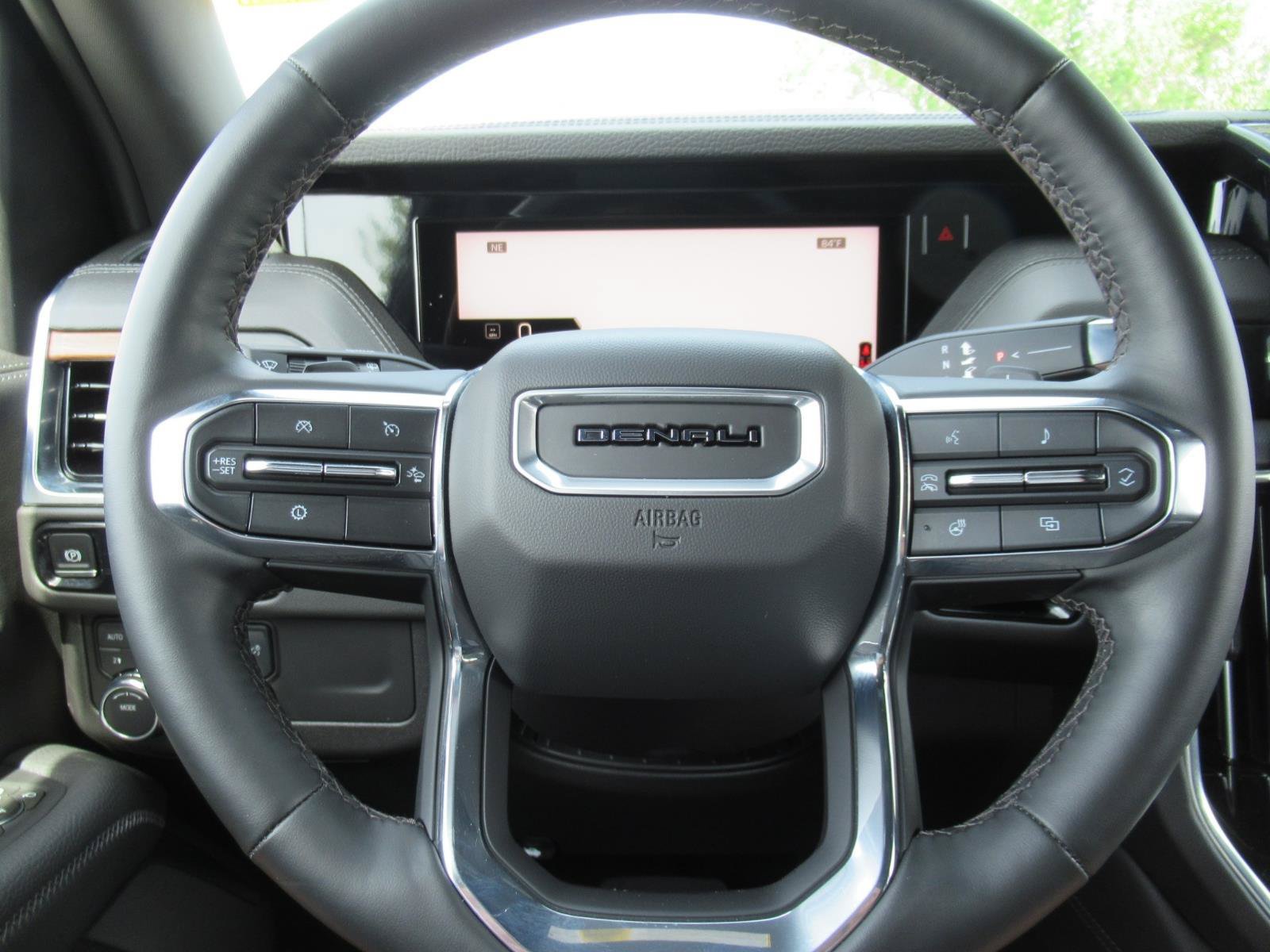 Used 2025 GMC Yukon Denali AWD/4WD image 22