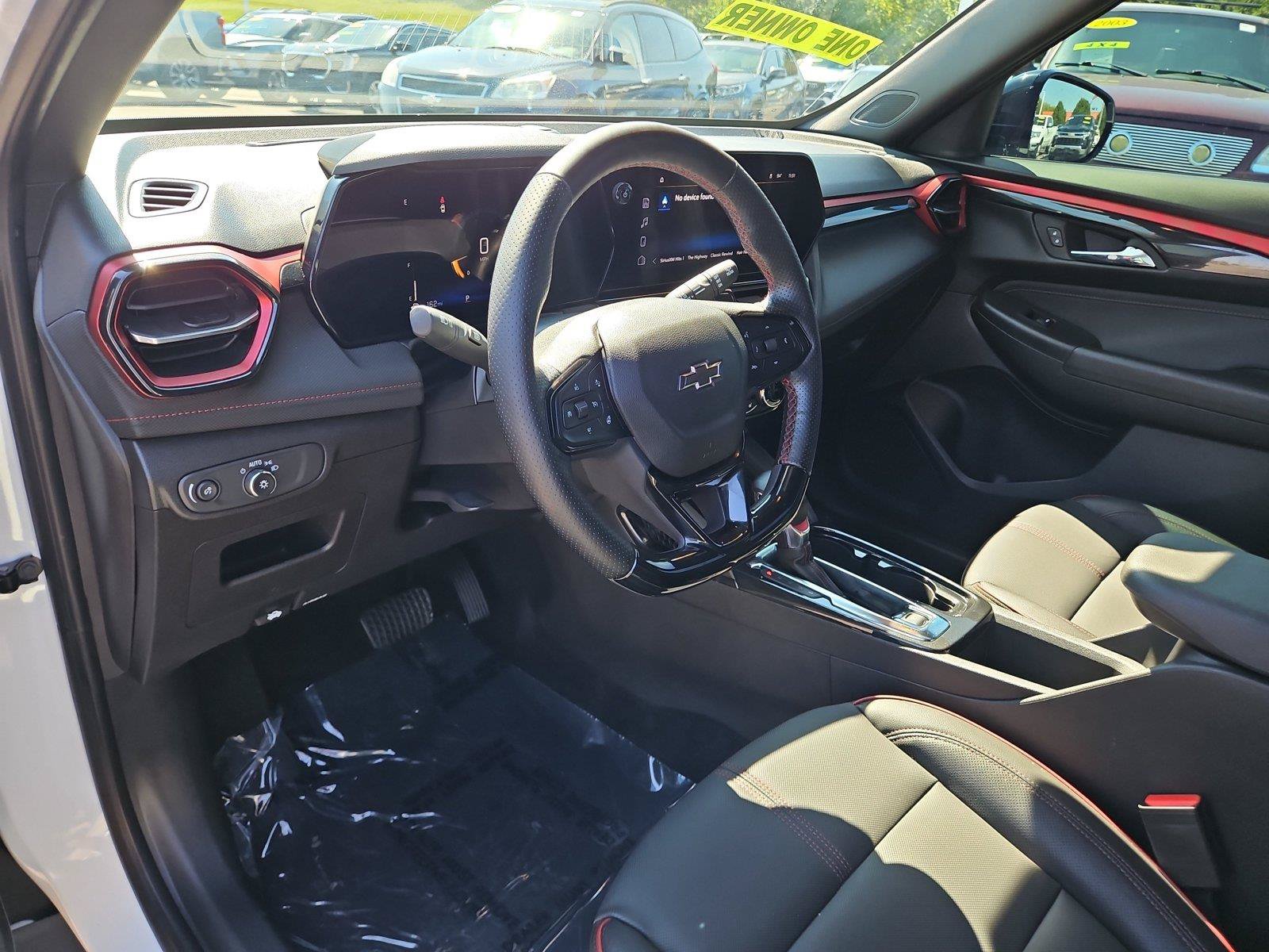 Used 2025 Chevrolet TrailBlazer RS w/ Convenience Package FWD image 18
