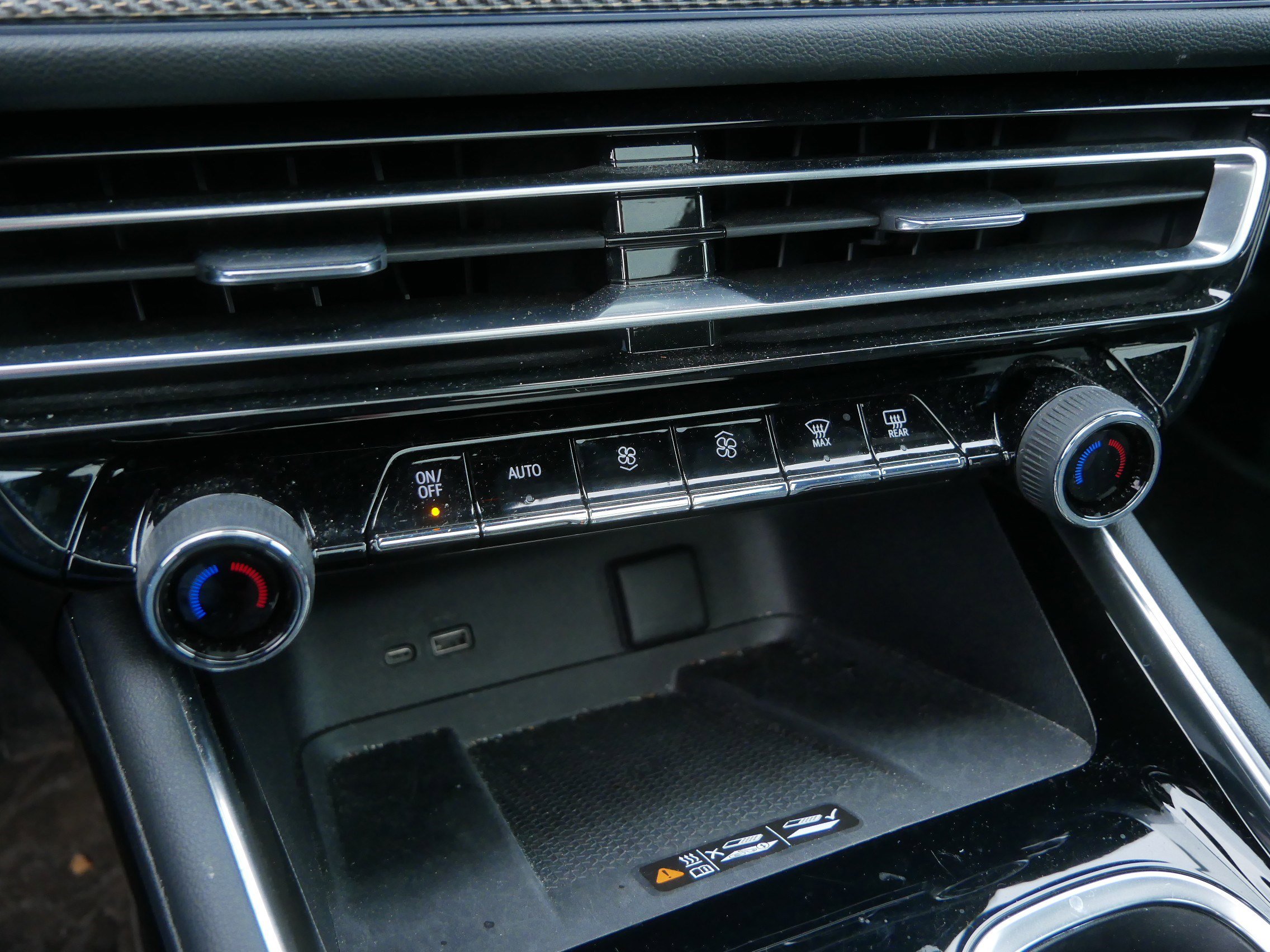 Used 2025 Chevrolet Traverse High Country image 29