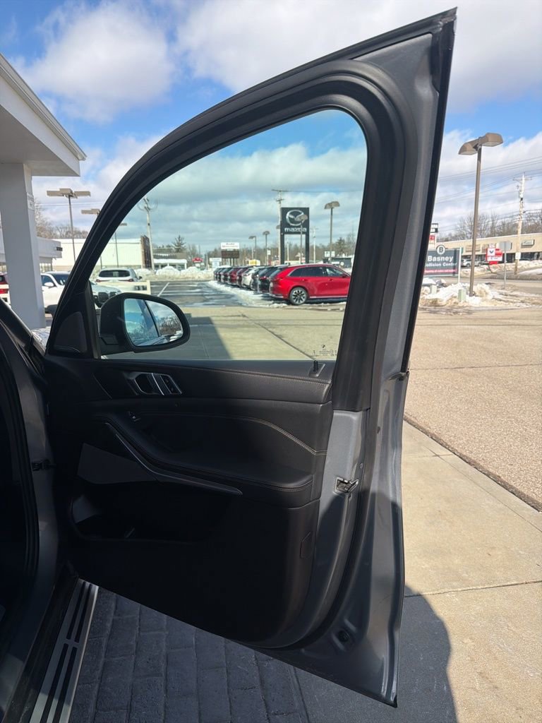 Used 2026 BMW X5 xDrive40i image 21