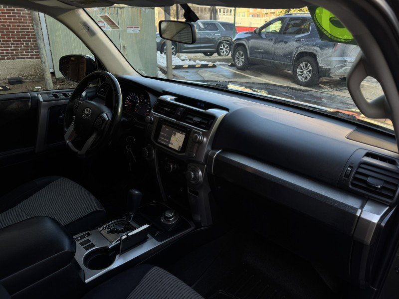 Used 2015 Toyota 4Runner SR5 image 28