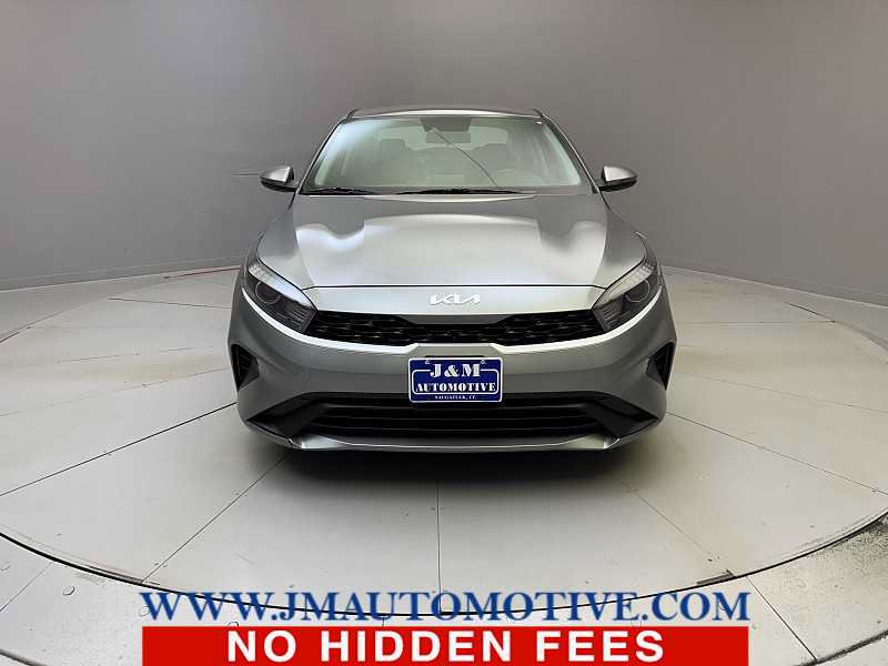 Used 2023 Kia Forte LXS w/ LXS Technology Package FWD image 8