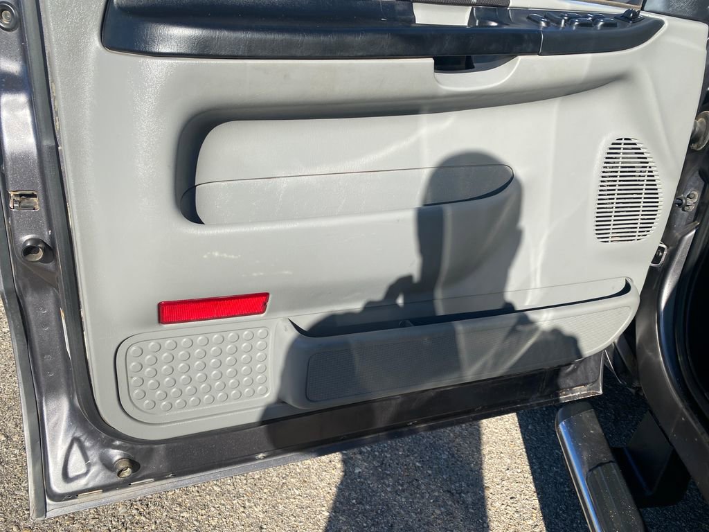 Used 2004 Ford F250 XLT image 10