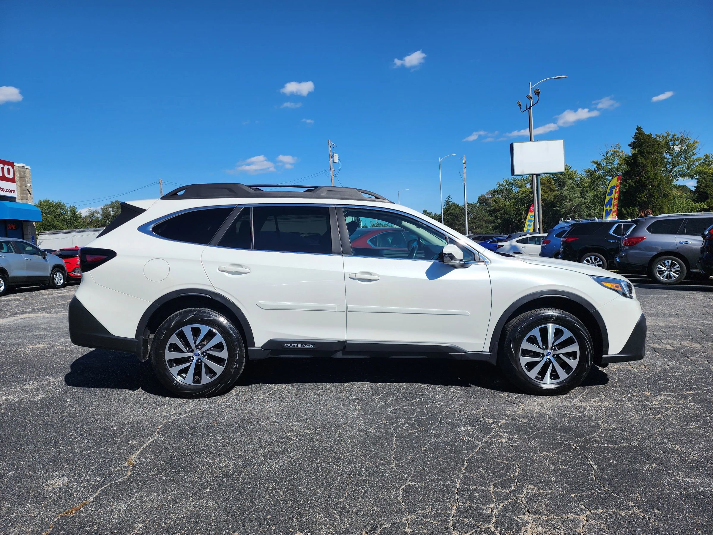 Used 2022 Subaru Outback Premium AWD/4WD image 8