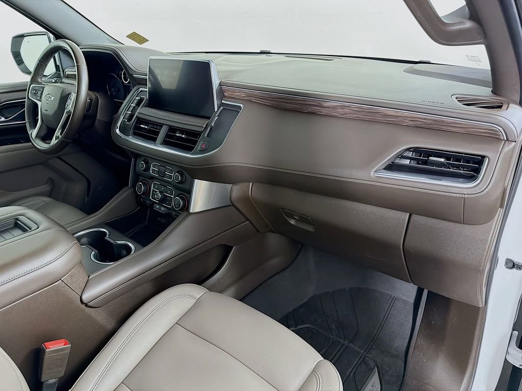 Used 2021 Chevrolet Tahoe Z71 w/ Z71 Signature Package AWD/4WD image 32