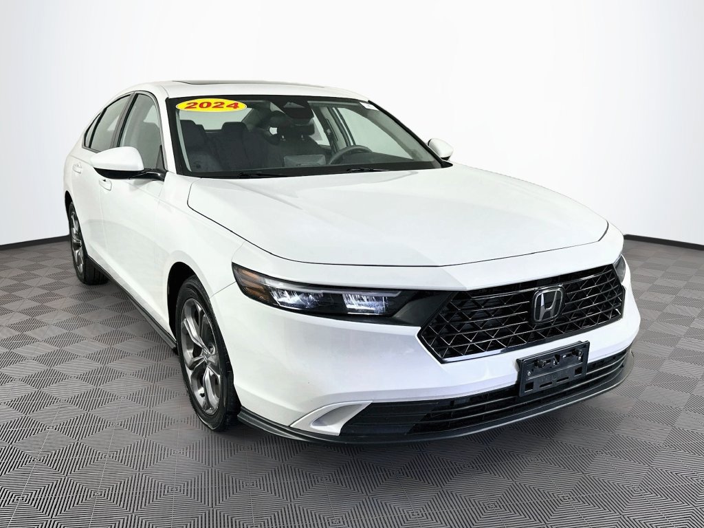 Used 2024 Honda Accord EX image 3