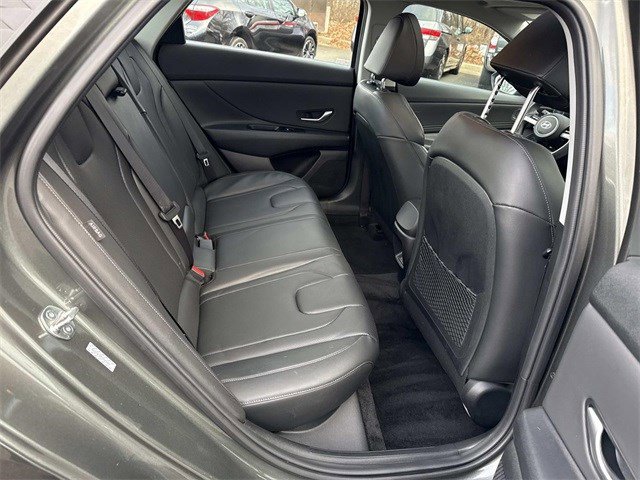 Used 2024 Hyundai Elantra Limited image 11
