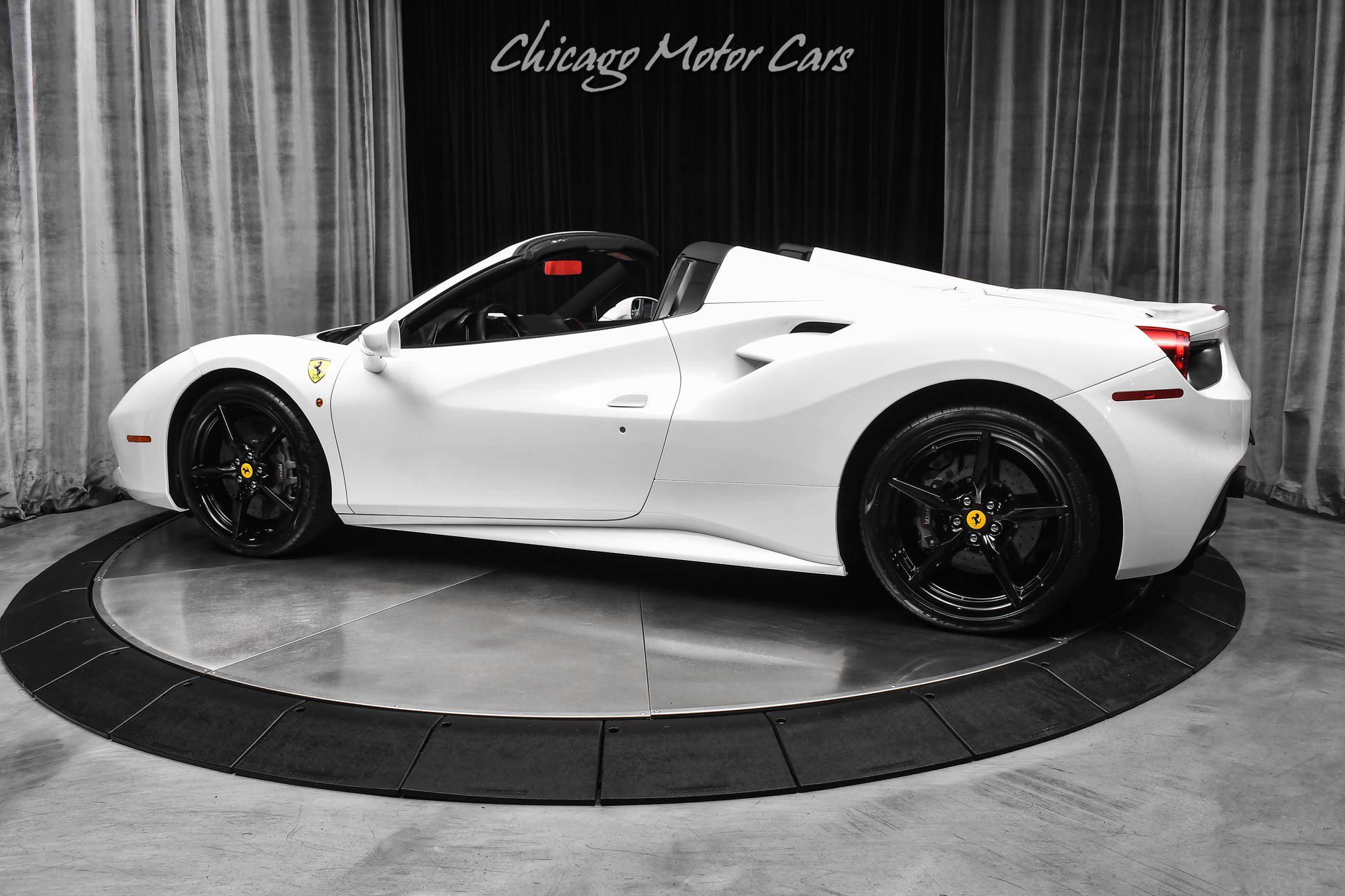 Used 2018 Ferrari 488 Spider RWD image 3