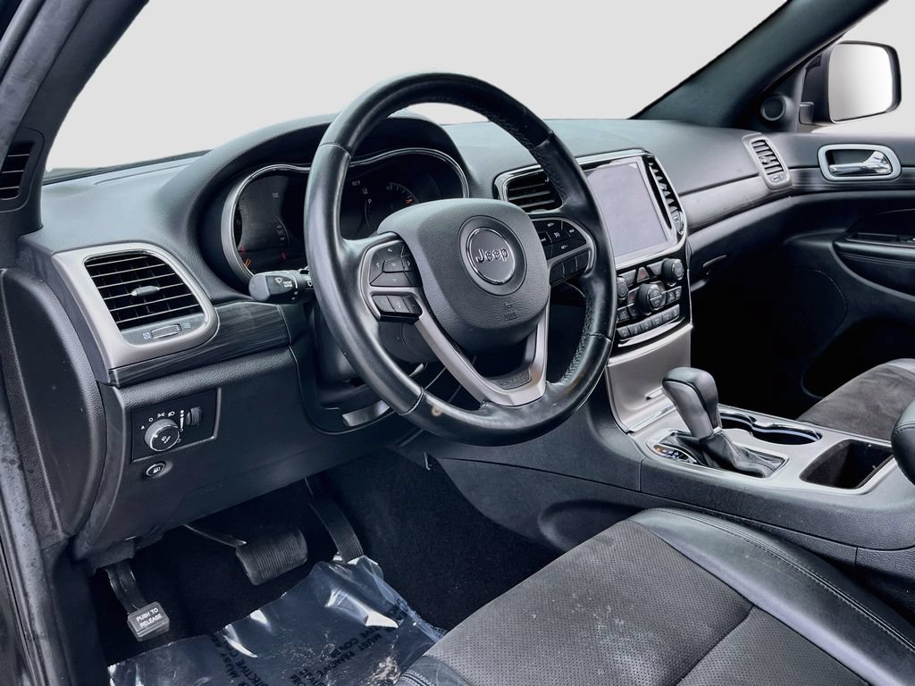 Used 2021 Jeep Grand Cherokee Laredo X RWD image 9