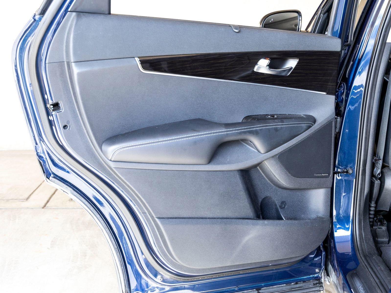 Used 2019 Kia Sorento EX w/ EX Touring Package image 20