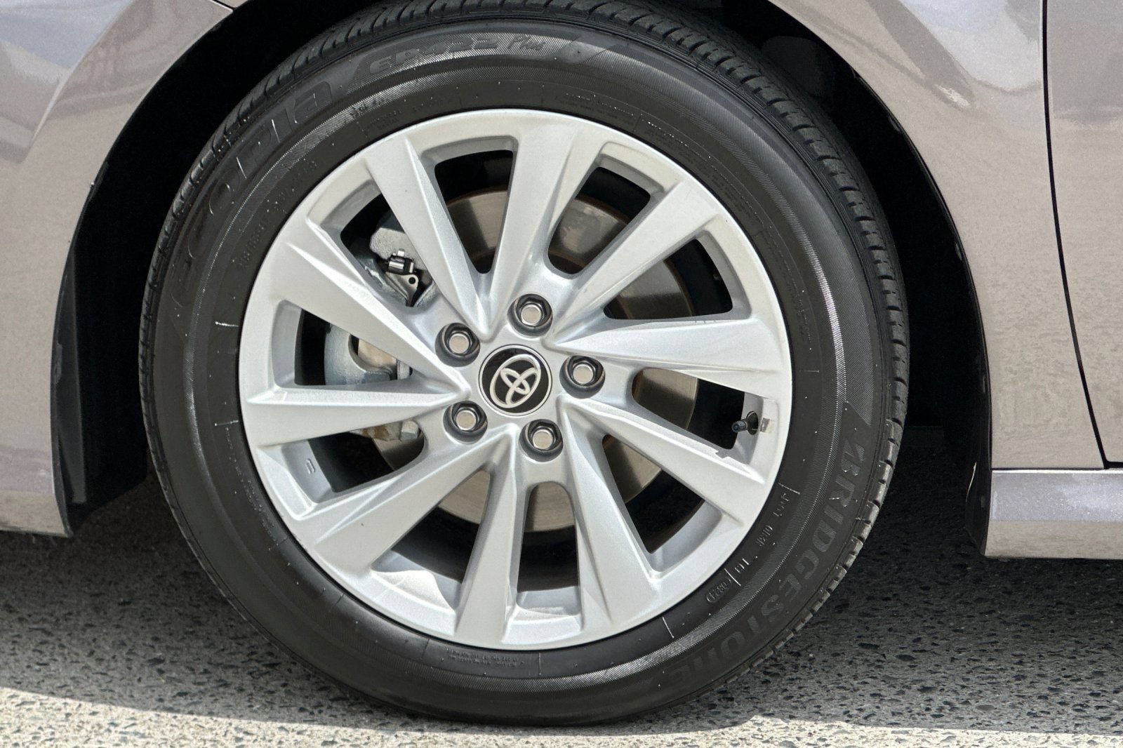 Used 2024 Toyota Camry LE w/ Convenience Package FWD image 32