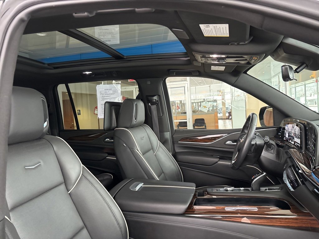 Used 2024 Cadillac Escalade ESV Premium Luxury image 49